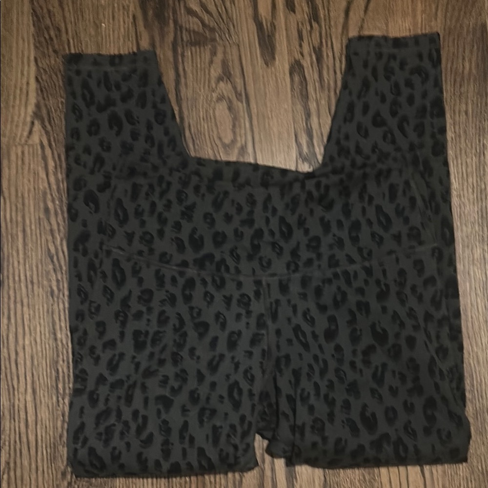 *3 for $10* Old Navy Black and Green Leopard print